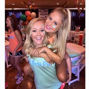 Meet your Posher, Claire